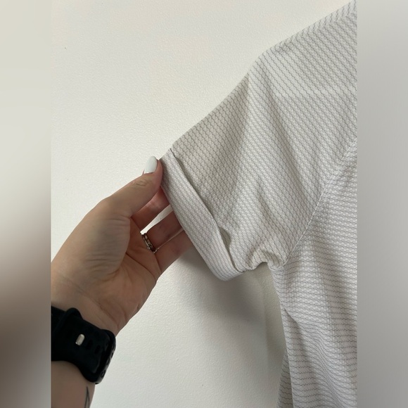 Lululemon Open Up Tie Back Tee Heathered White / White - Picture 10 of 10